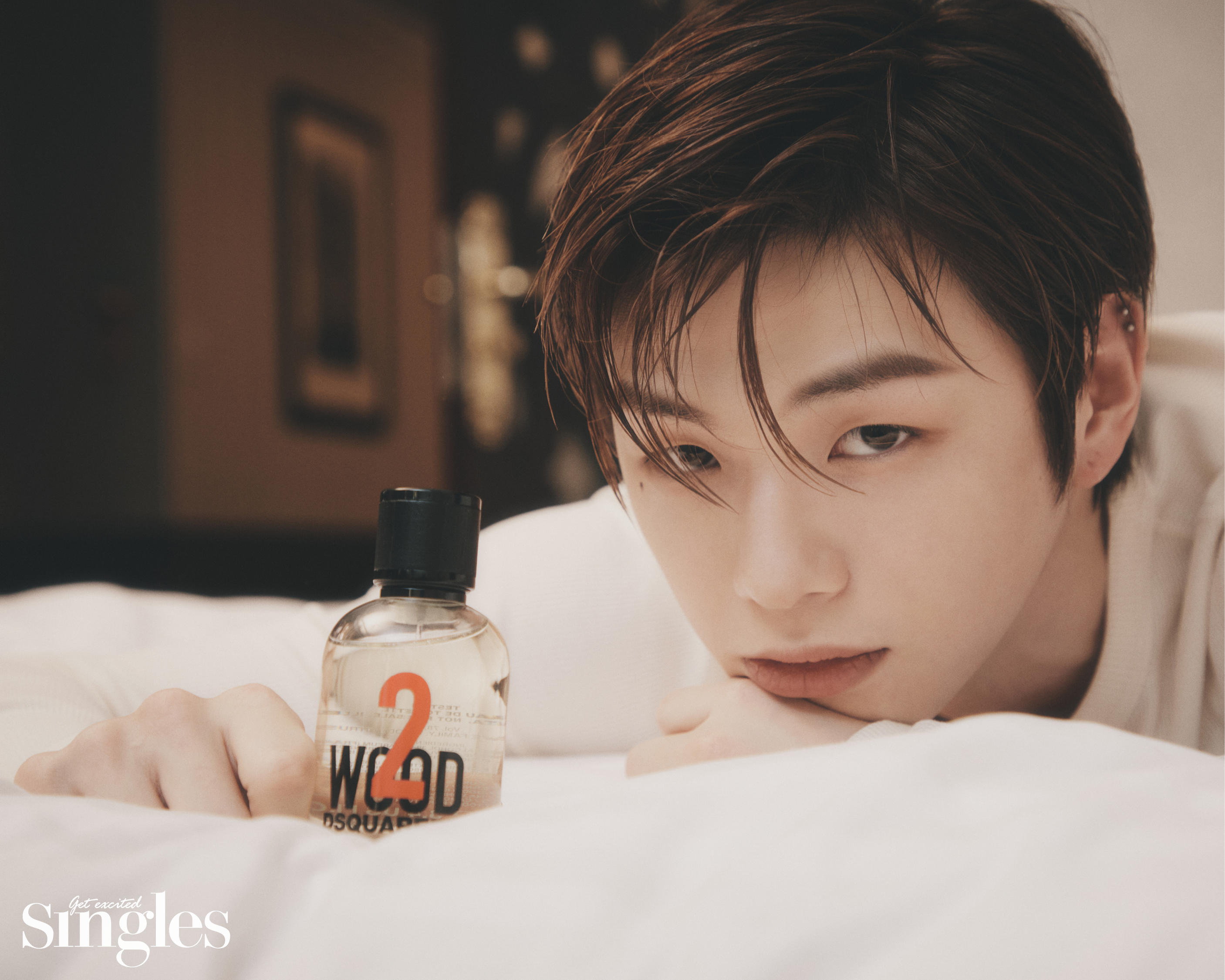 강다니엘이 디스퀘어드2의 향수와 촬영한 싱글즈 화보
